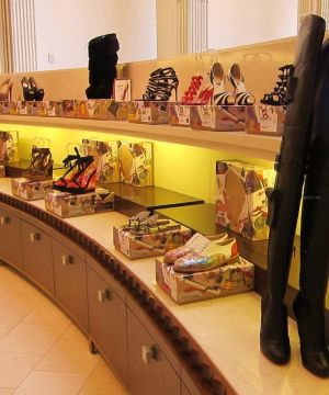 2025女鞋店高低鞋柜装修效果图片