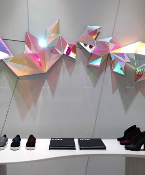 2025时尚鞋店背景墙装修效果图