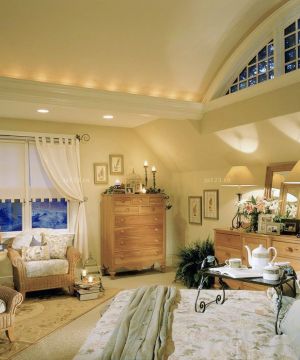 美式风格客厅变卧室效果图片