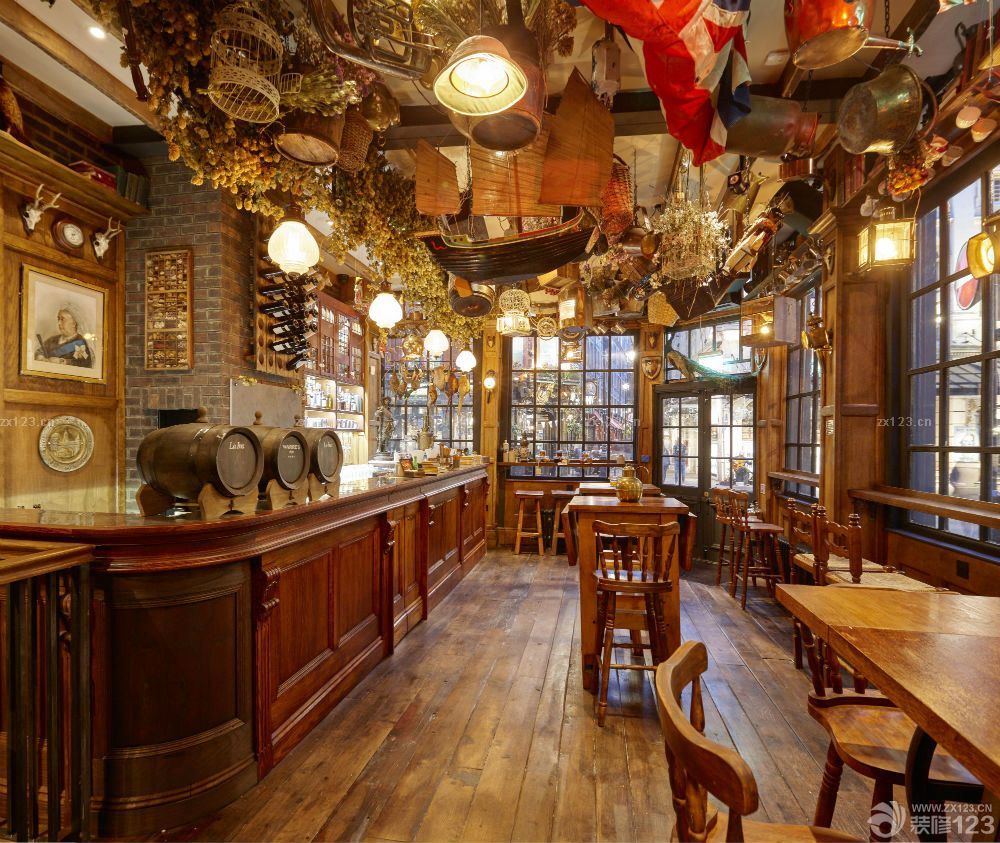 特色酒吧装修吊顶装饰