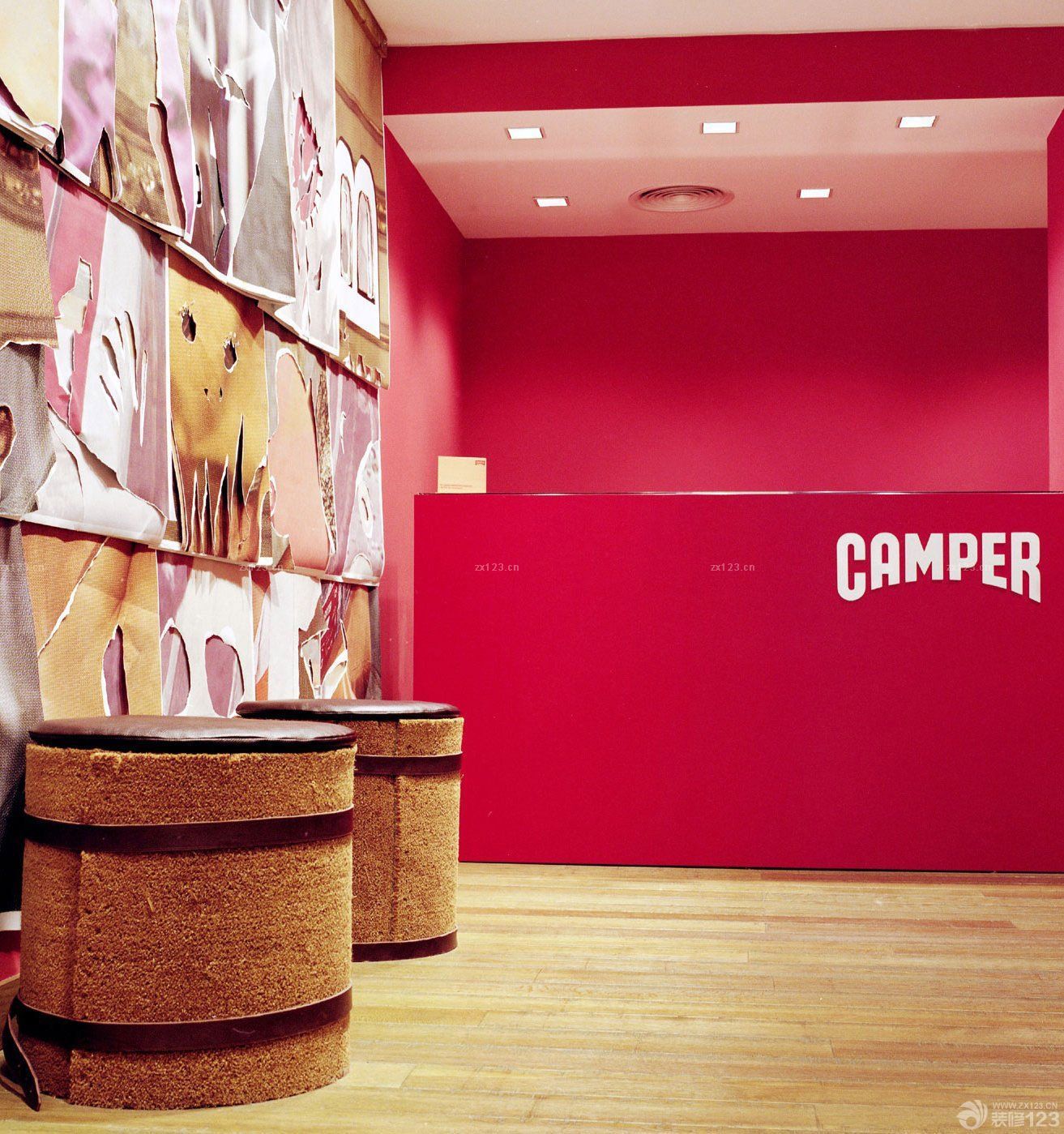 红色公司室内背景墙效果图