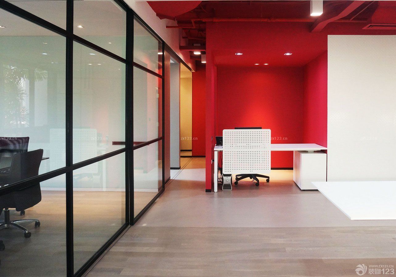红色公司办公室背景墙装修效果图片欣赏