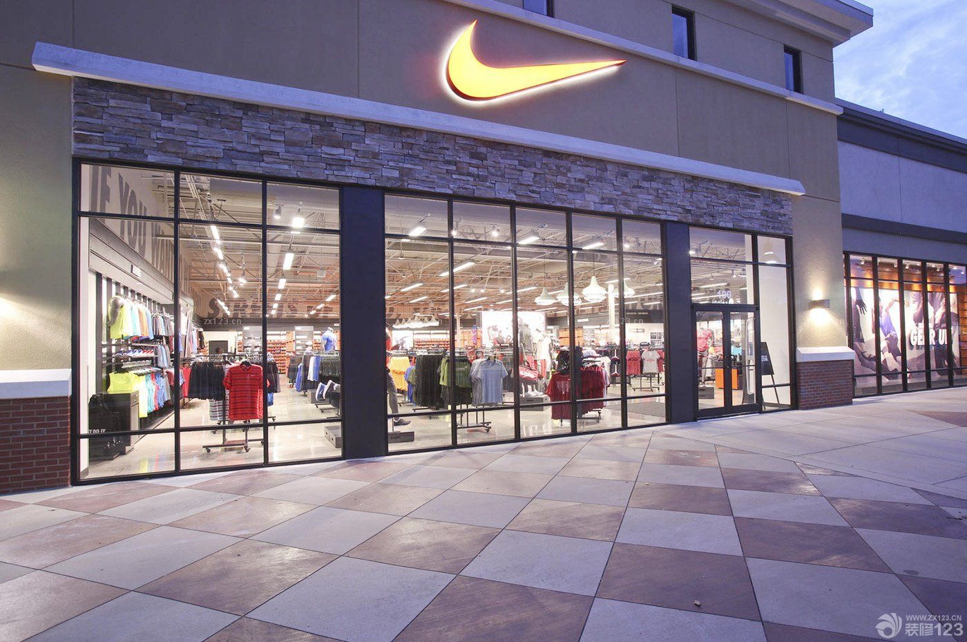 运动鞋店门头装饰图片