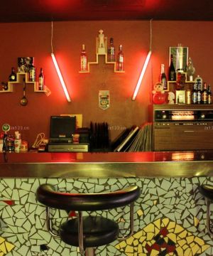 酒吧台红色墙面效果图片