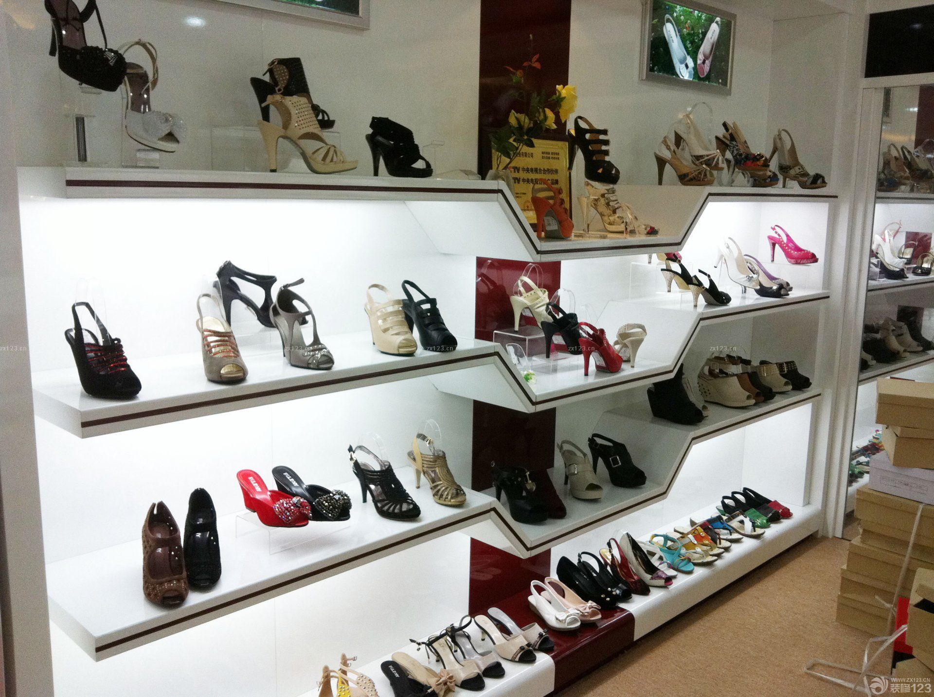 小鞋店装修效果图大全 鞋柜装修效果图2025