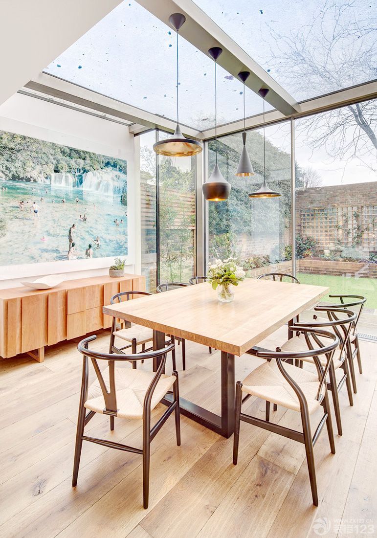 现代餐厅装修效果图大全2025图片 原木地板装修效果图片