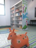 小型幼儿园简约图书室书柜装修效果图片大全