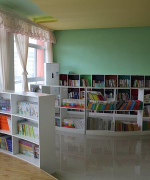 幼儿园阅览室书柜装修效果图片