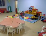 现代简约幼儿园室内纯色壁纸装修效果图片