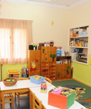 私立幼儿园室内储物柜设计摆放图片