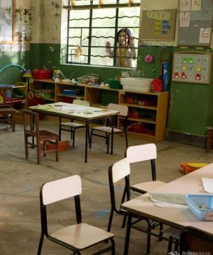 日韩幼儿园教室水泥地面装修效果图片