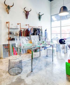 小型饰品店面门面装修图