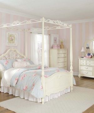 女孩子卧室四柱床设计装修效果图片