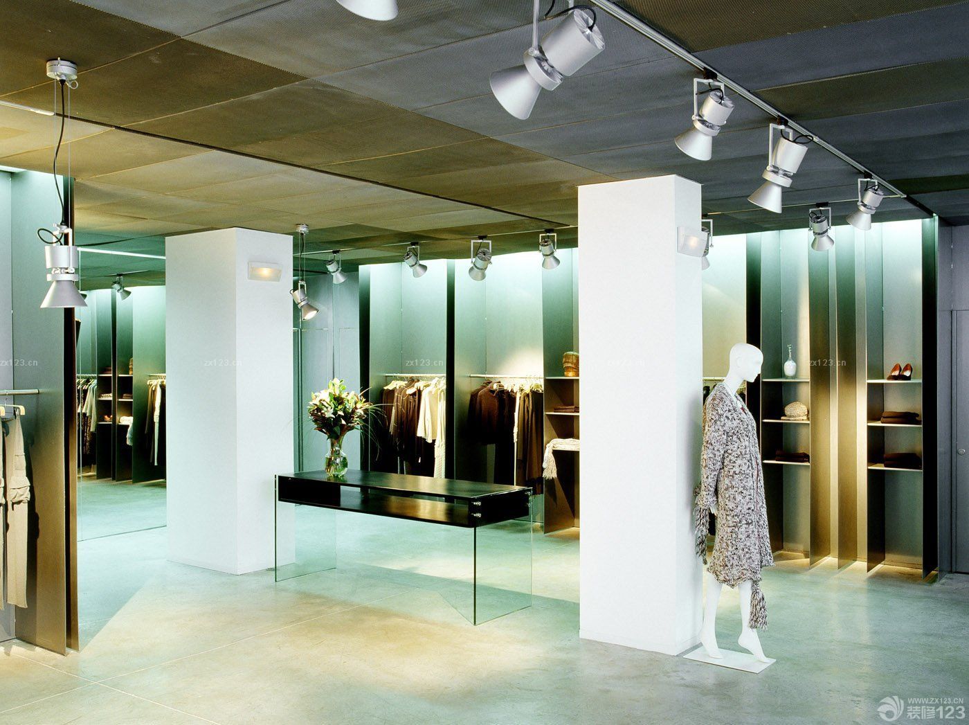 店面门面射灯装修图