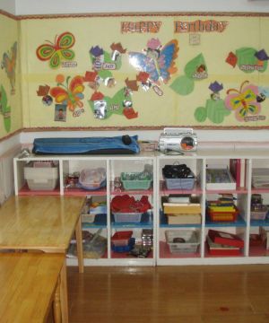 小型简单幼儿园室内置物架装修图片大全