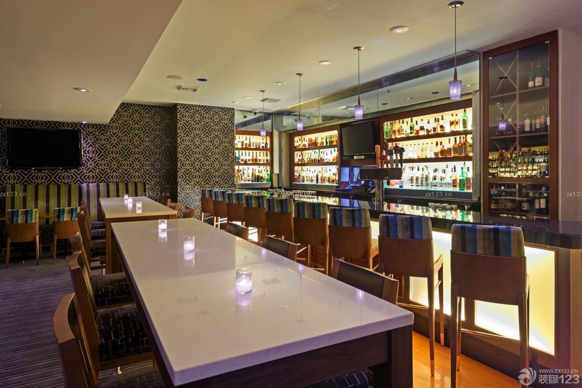 时尚酒吧吧台酒柜装修效果图欣赏