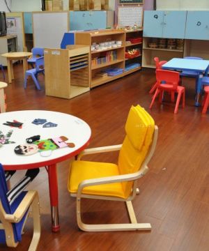 幼儿园室内设计教室深棕色木地板装修效果图片
