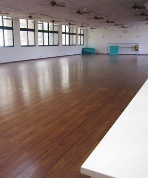 幼儿园舞蹈房深棕色木地板装修效果图片大全