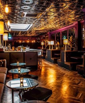 美式乡村酒吧拼花地板装修效果图片