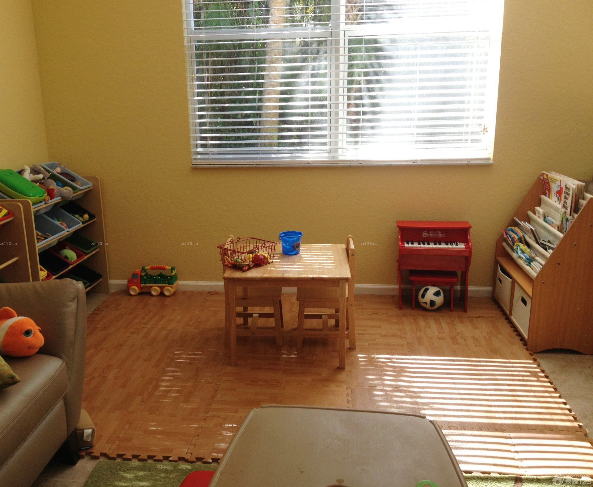 幼儿园门窗装饰设计效果图片