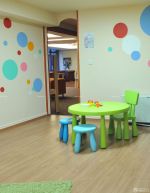 现代幼儿园室内浅色木地板装修设计图片欣赏
