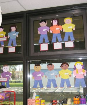 国外小型幼儿园门窗装饰装修图片欣赏