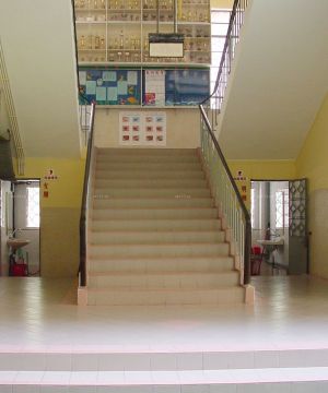 某市区学校楼梯装饰设计效果图
