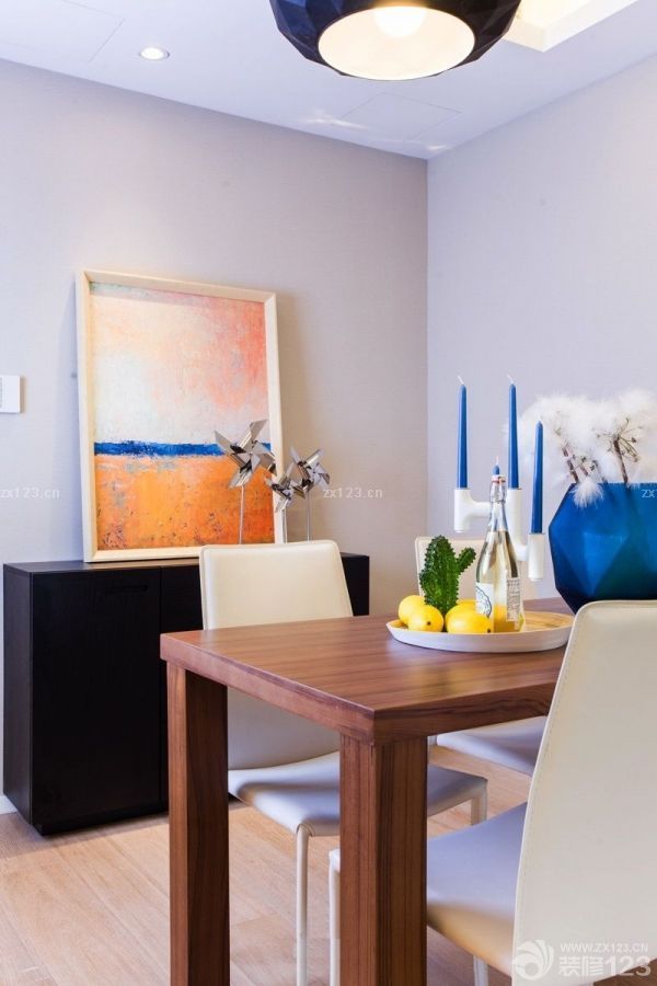 北欧风格实木餐桌装修设计效果图片