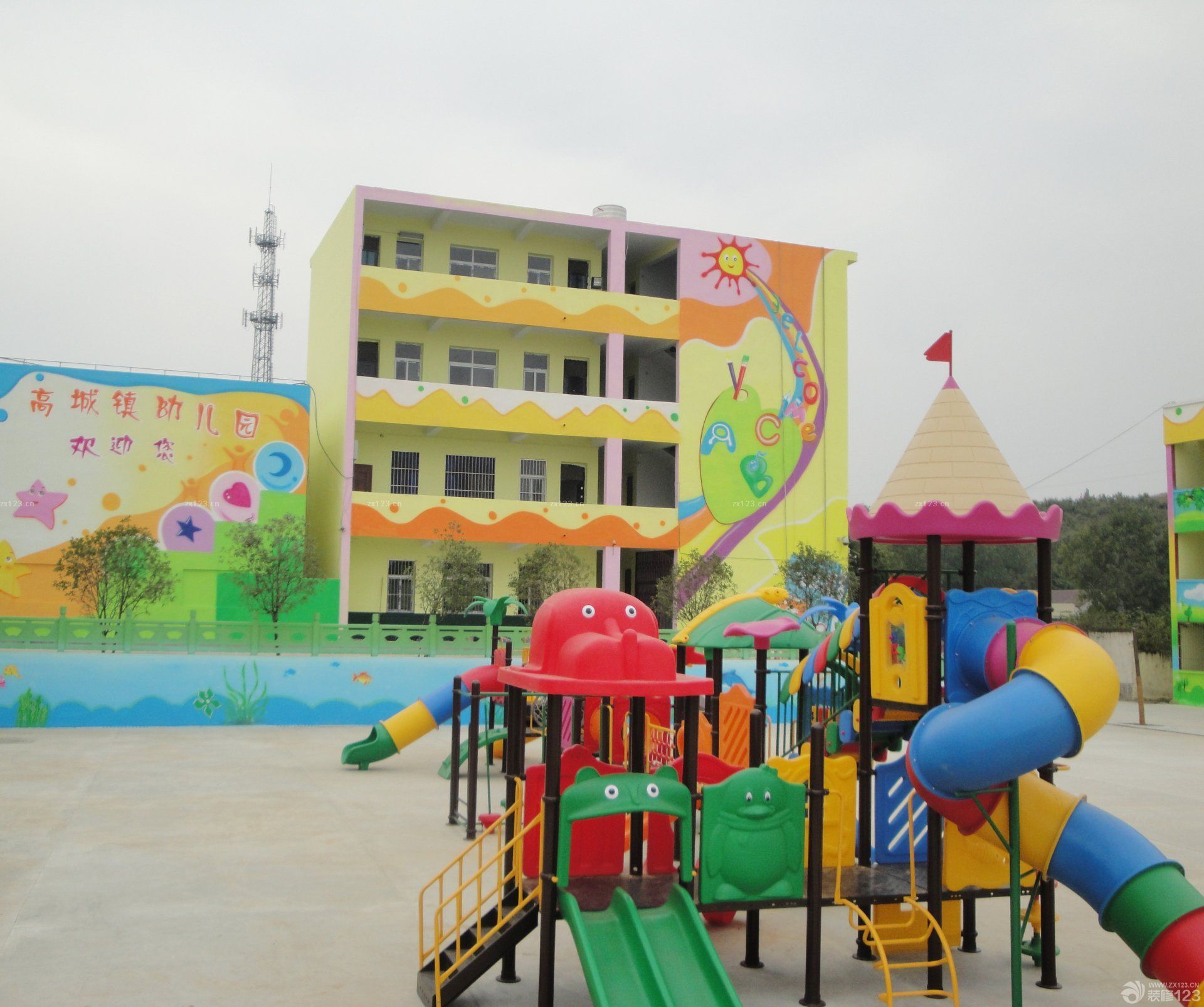 某城镇幼儿园户外装修效果图