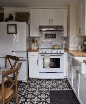 小户型整体厨房地毯装修效果图片