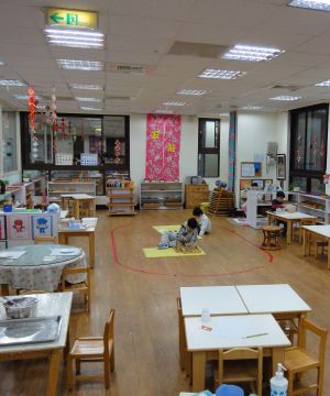 北京幼儿园教室集成吊顶灯装修效果图片