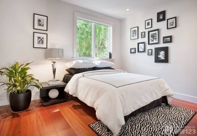 卧室浅黄色木地板装饰装修效果图片