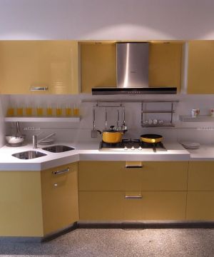 小厨房黄色橱柜装修效果图片