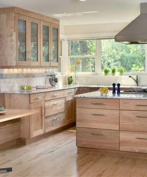 最新现代厨房实木橱柜装修效果图