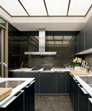 现代室内L型厨房装修效果图