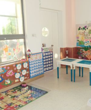现代幼儿园室内门设计效果图片