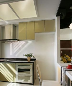 小面积厨房吊顶设计装修效果图片