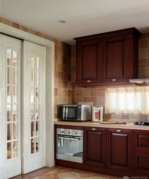 小户型厨房设计推拉门装修效果图