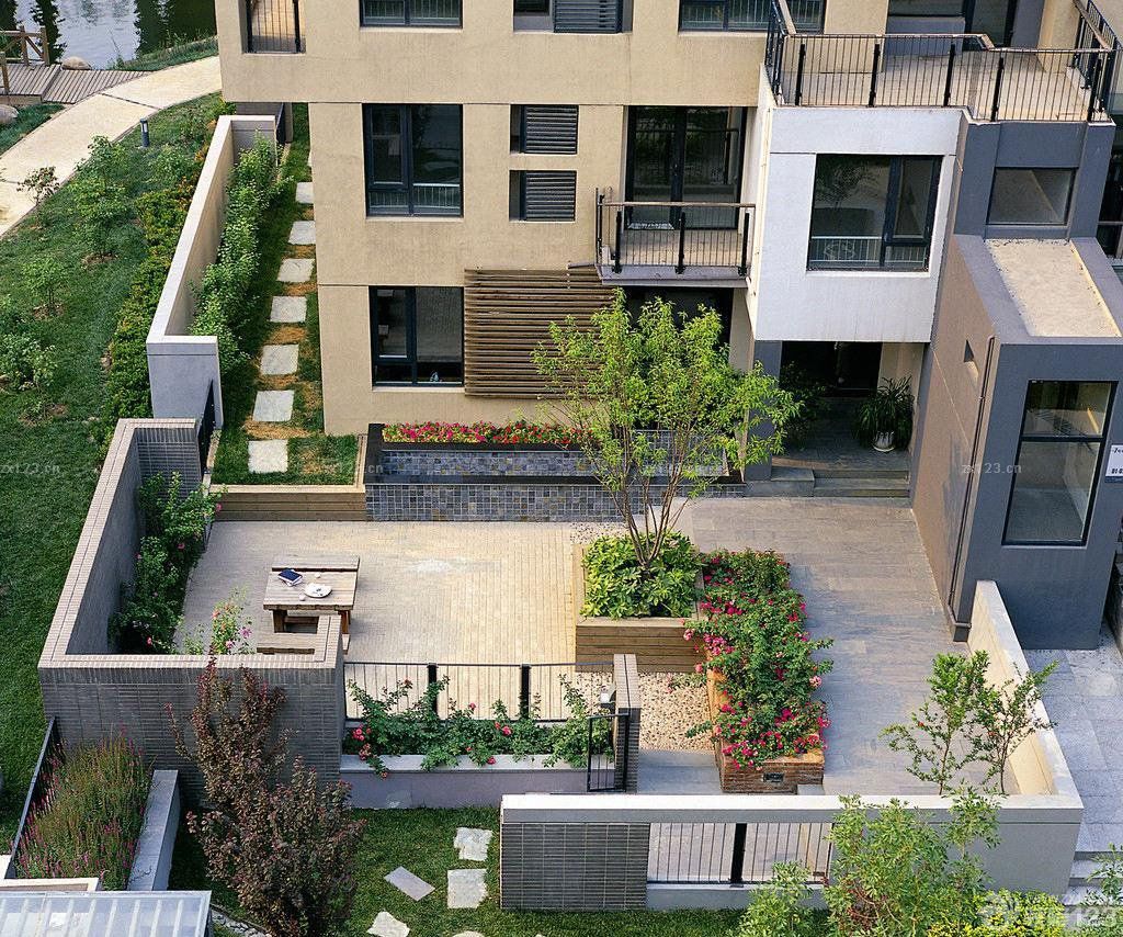 现代简约风格锌钢阳台护栏图片