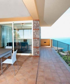 现代简约锌钢阳台护栏效果图