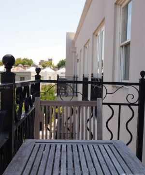 家庭装修锌钢阳台护栏混搭风格图片