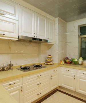 长方形小厨房装修设计效果图