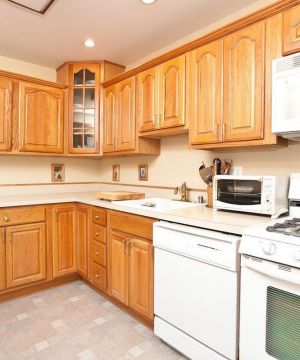 美式简约长方形厨房橱柜装修效果图片