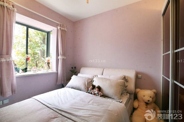 女孩卧室浅紫色墙面装修设计效果图片