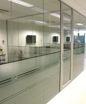 办公室玻璃隔断设计图片