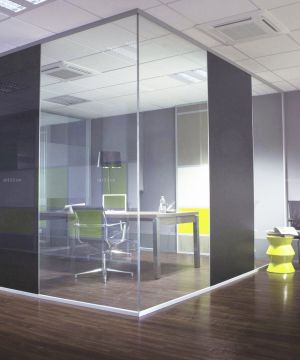 办公室玻璃隔断设计效果图