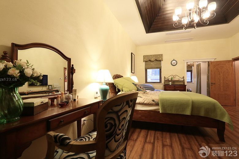 美式卧室梳妆柜装修效果图片