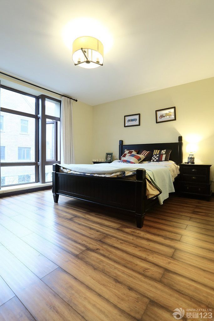 家装现代风格浅褐色木地板装修效果图片