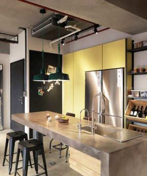 loft工业风格开放式厨房吧台装修案例