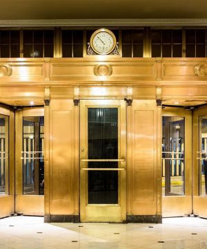 高凳复古酒吧门头装修效果图